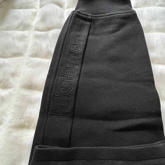 NWT Lululemon high rise scuba fleece Black joggers sz 8 embroidered lululemon - Picture 2 of 5